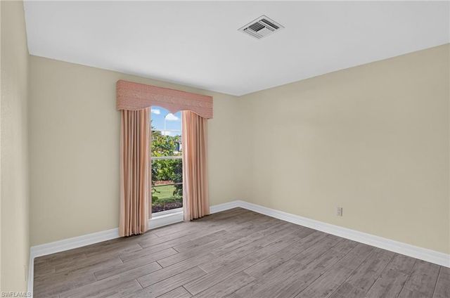 450 Huntington DR, Naples, FL 34109