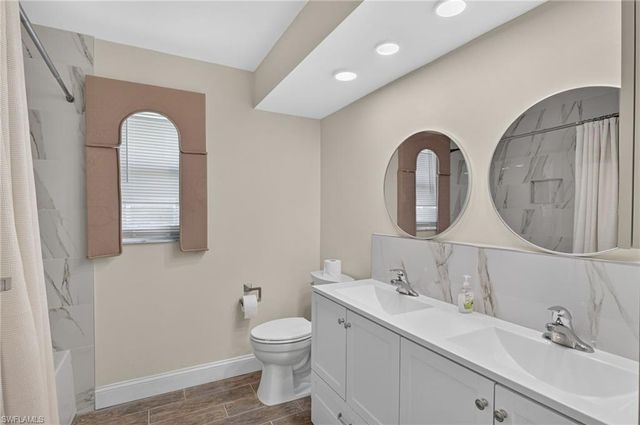 450 Huntington DR, Naples, FL 34109
