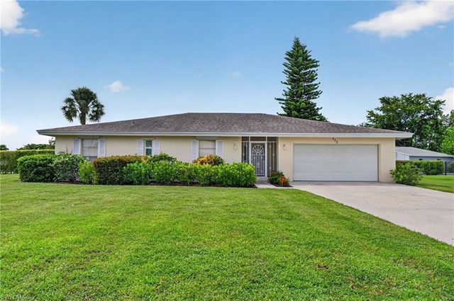 450 Huntington DR, Naples, FL 34109