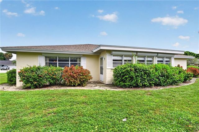 450 Huntington DR, Naples, FL 34109