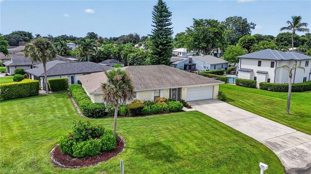 450 Huntington DR, Naples, FL 34109