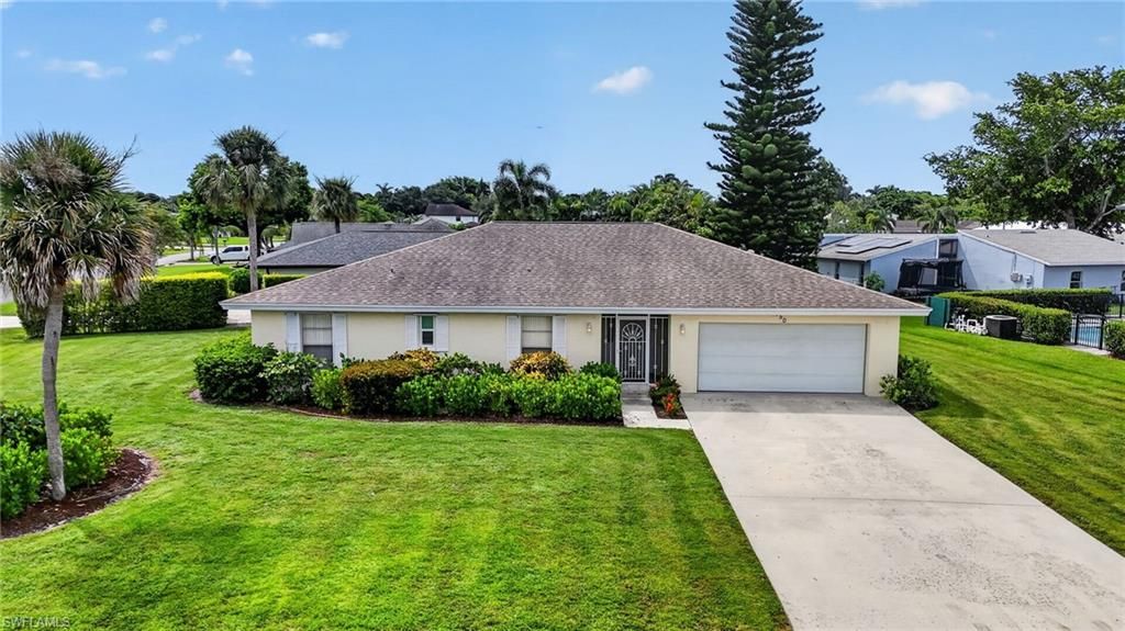 450 Huntington DR, Naples, FL 34109