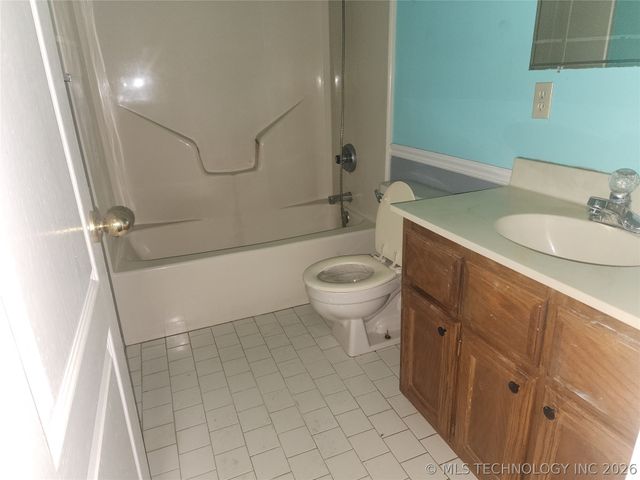 9872 E Northshire Street, Claremore, OK 74017