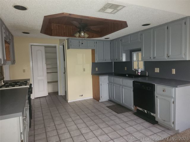 9872 E Northshire Street, Claremore, OK 74017