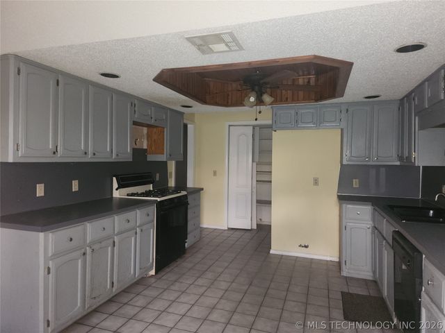 9872 E Northshire Street, Claremore, OK 74017