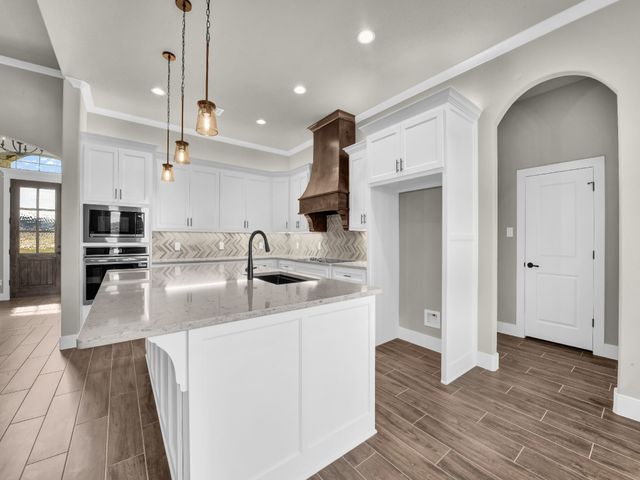 1040 Arbor Vista Drive, Azle, TX 76020