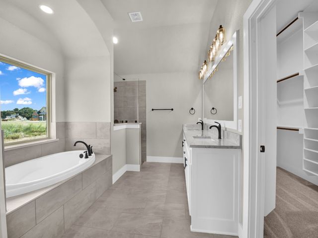 1040 Arbor Vista Drive, Azle, TX 76020