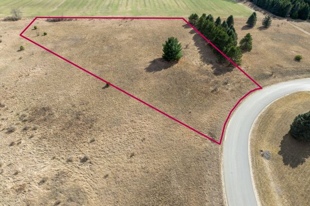 8665 Midstate Drive 11, Morton Twp, MI 49332