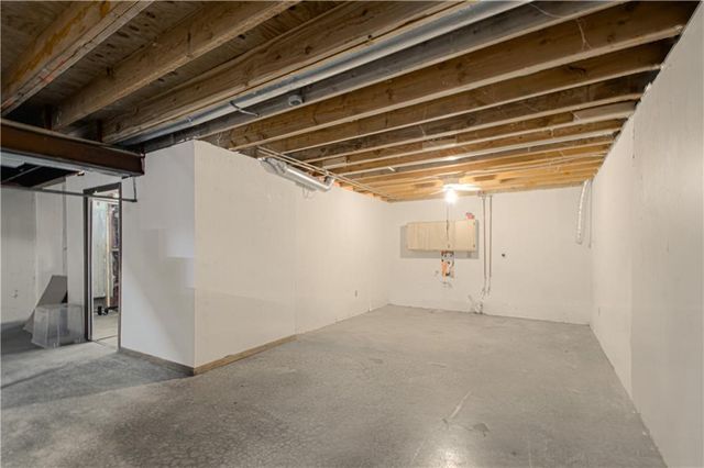 502 SE 21st Street, Oak Grove, MO 64075