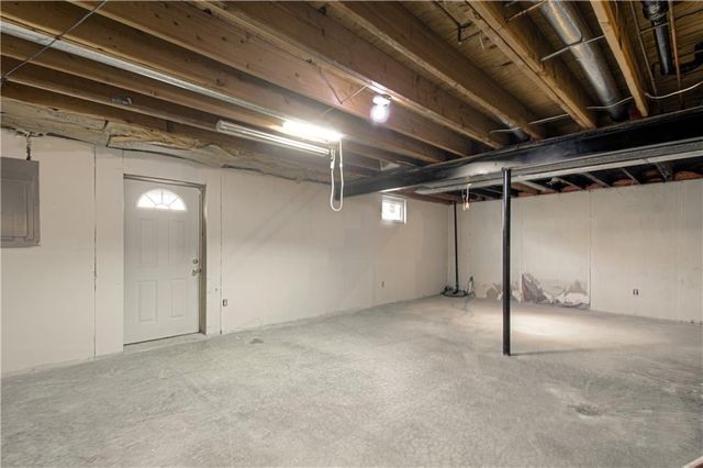 502 SE 21st Street, Oak Grove, MO 64075