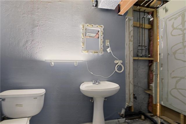 502 SE 21st Street, Oak Grove, MO 64075