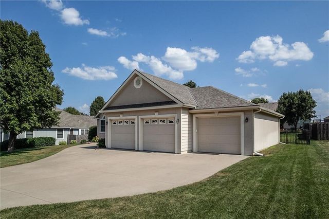 16017 Cedar Street, Basehor, KS 66007