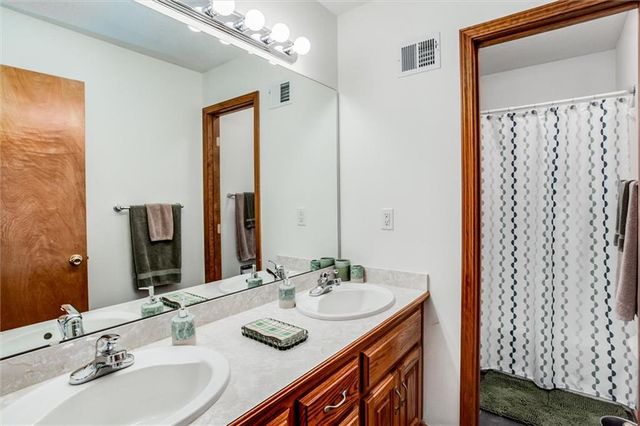 16017 Cedar Street, Basehor, KS 66007