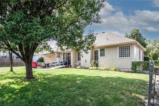 16017 Cedar Street, Basehor, KS 66007