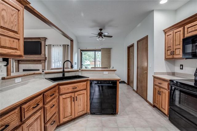16017 Cedar Street, Basehor, KS 66007