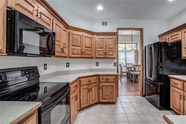 16017 Cedar Street, Basehor, KS 66007