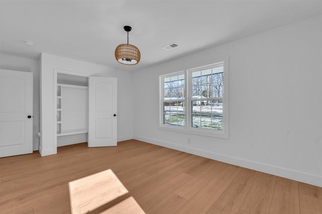 5 Brewster Drive, Taylors, SC 29687