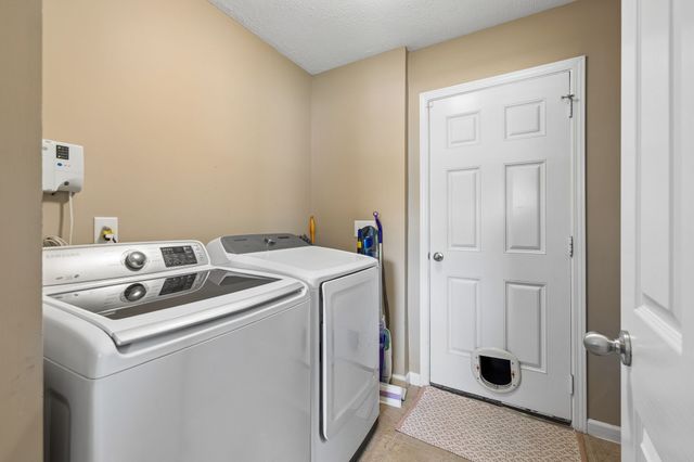 1017 Harmony Ln, Hendersonville, TN 37075