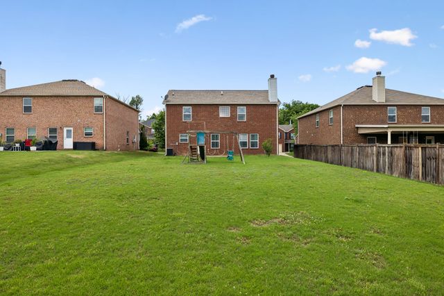 1017 Harmony Ln, Hendersonville, TN 37075