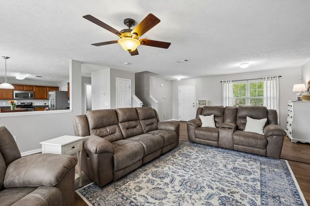 1017 Harmony Ln, Hendersonville, TN 37075