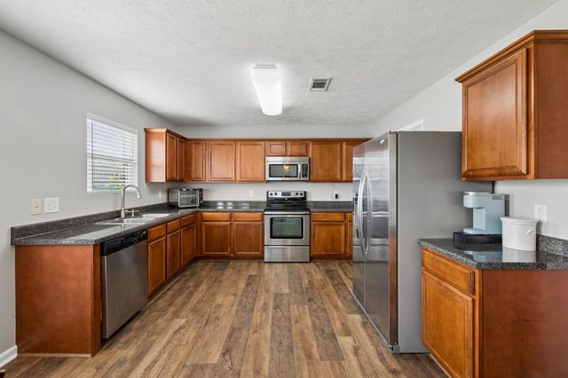 1017 Harmony Ln, Hendersonville, TN 37075