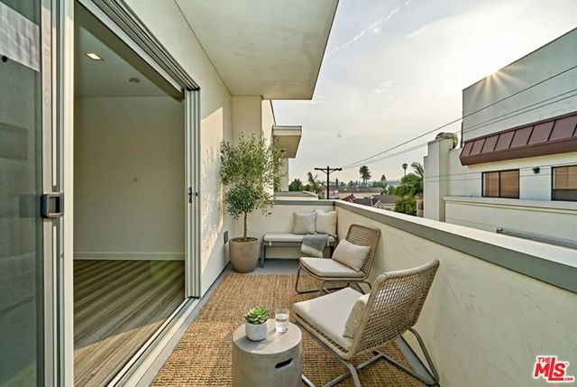425 S Willaman Drive 308, Los Angeles, CA 90048