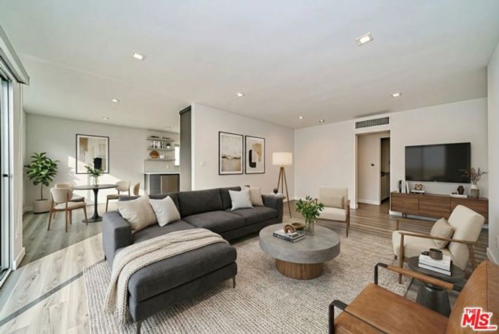 425 S Willaman Drive 308, Los Angeles, CA 90048