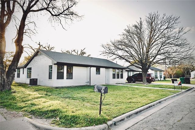 1307 Higgins Street, Brenham, TX 77833