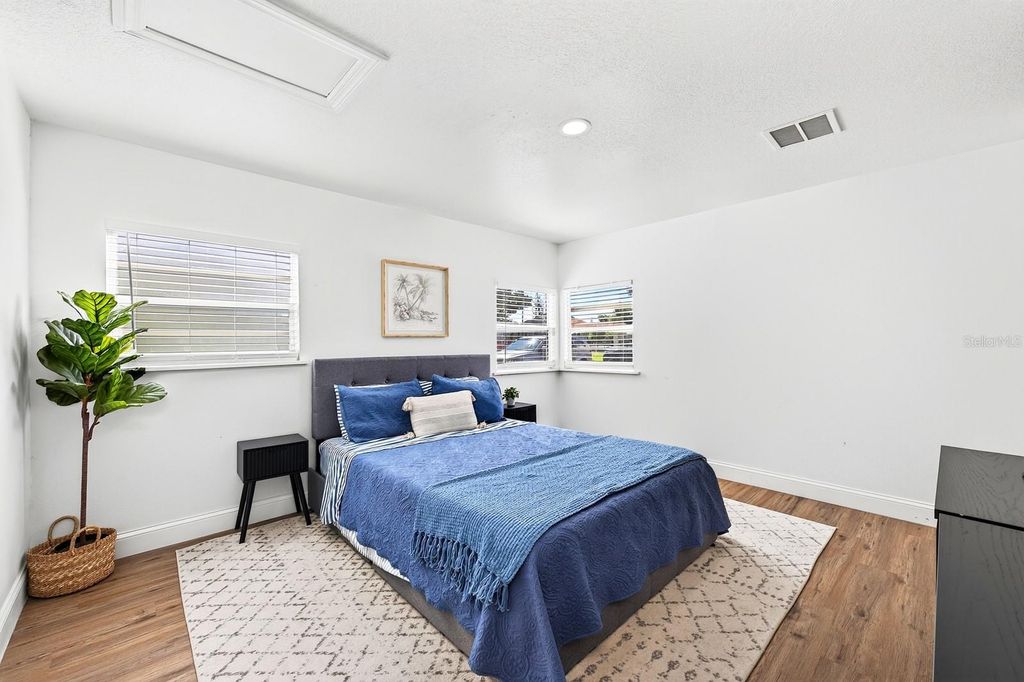 Image 13 of property listing at 401 E JERSEY STREET, Orlando, FL 32806