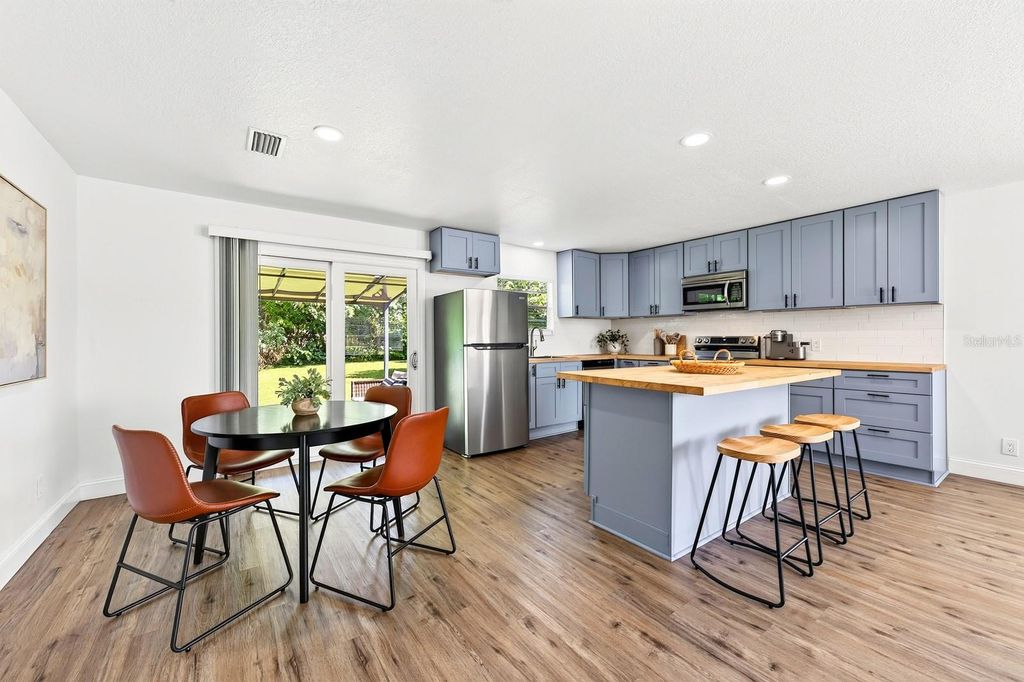 Image 3 of property listing at 401 E JERSEY STREET, Orlando, FL 32806
