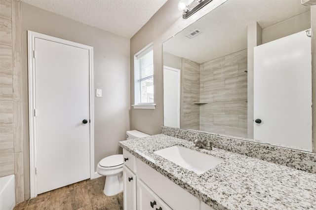 2436 Caroline Street, Dickinson, TX 77539