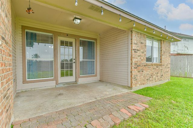 2436 Caroline Street, Dickinson, TX 77539