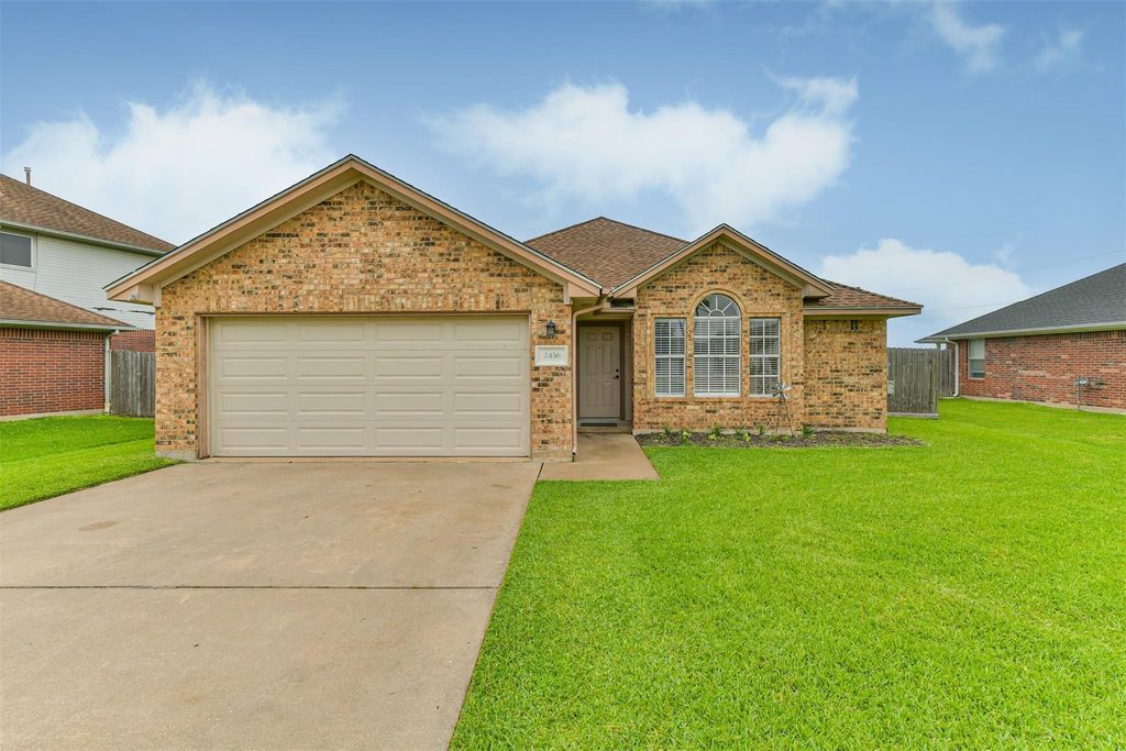 2436 Caroline Street, Dickinson, TX 77539
