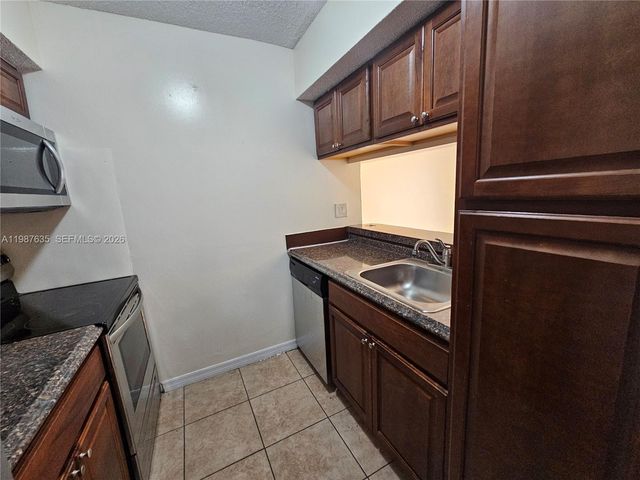 5686 Rock Island Rd 126, Tamarac, FL 33319