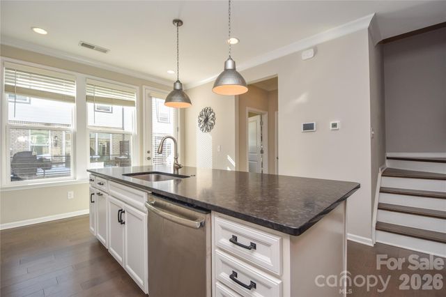 612 Tudor Park Way, Charlotte, NC 28211