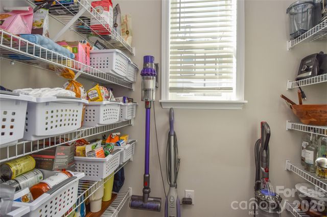 612 Tudor Park Way, Charlotte, NC 28211