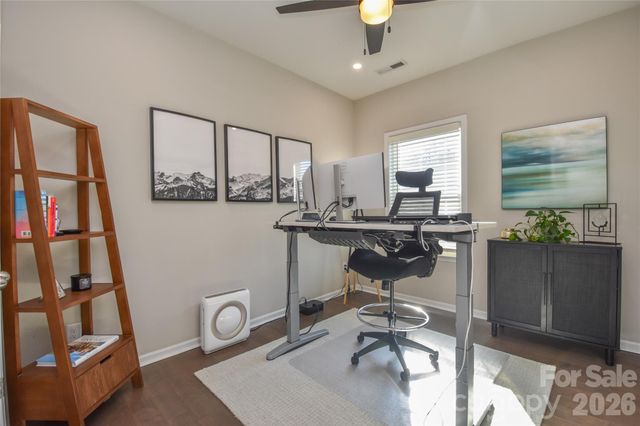 612 Tudor Park Way, Charlotte, NC 28211