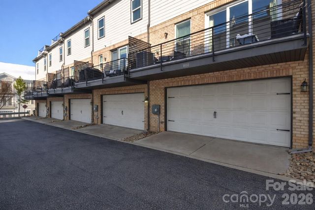 612 Tudor Park Way, Charlotte, NC 28211