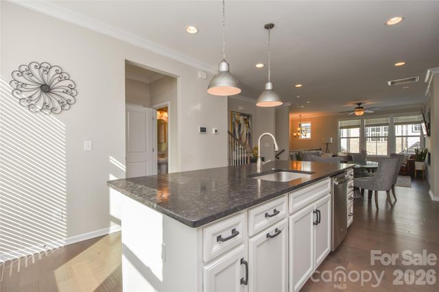 612 Tudor Park Way, Charlotte, NC 28211