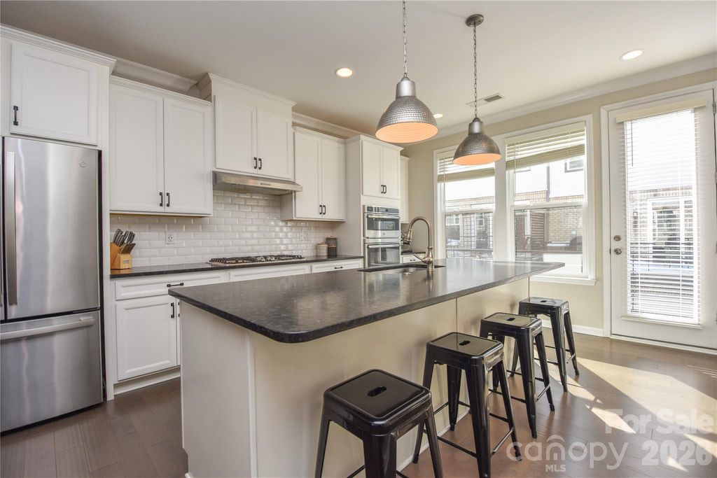 612 Tudor Park Way, Charlotte, NC 28211