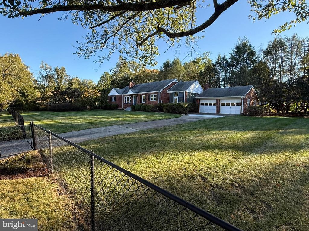 3000 JAMES ST, Fairfax, VA 22031