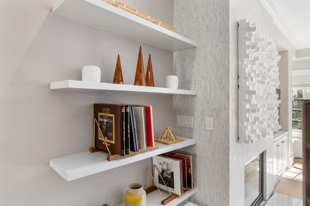 2011 Vizcaya Walk, Sacramento, CA 95818