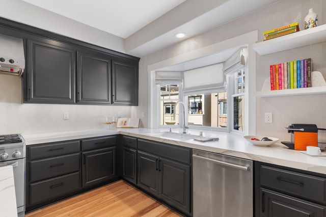 2011 Vizcaya Walk, Sacramento, CA 95818