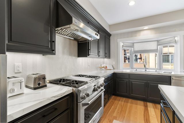 2011 Vizcaya Walk, Sacramento, CA 95818