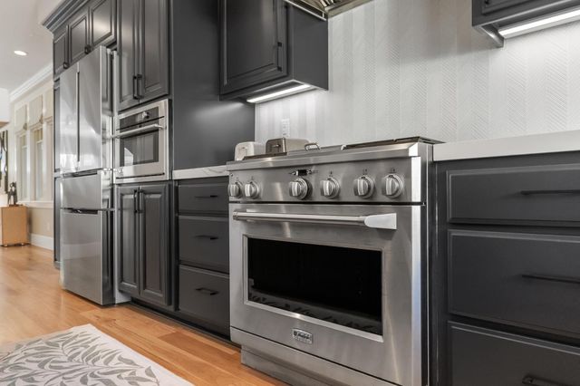 2011 Vizcaya Walk, Sacramento, CA 95818