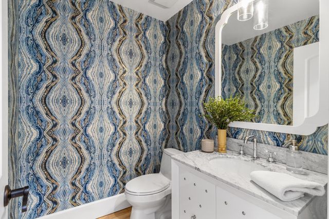 2011 Vizcaya Walk, Sacramento, CA 95818