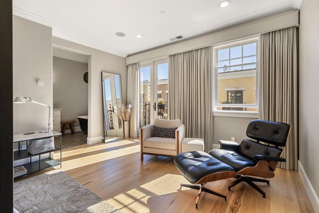 2011 Vizcaya Walk, Sacramento, CA 95818