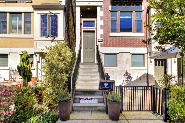 2011 Vizcaya Walk, Sacramento, CA 95818