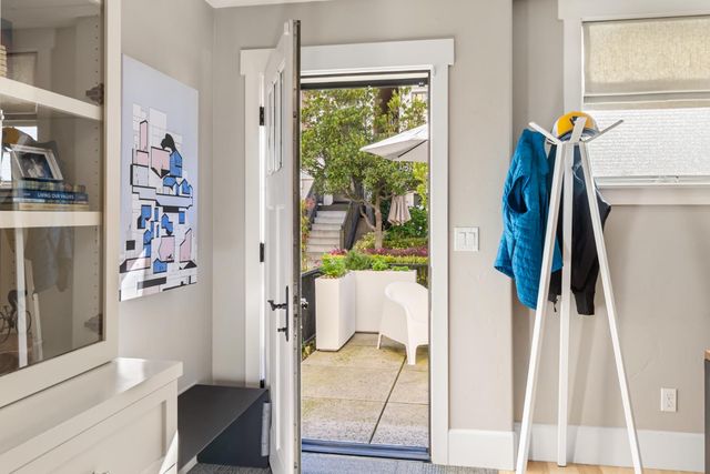 2011 Vizcaya Walk, Sacramento, CA 95818