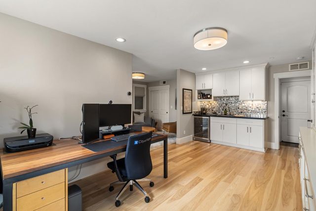 2011 Vizcaya Walk, Sacramento, CA 95818